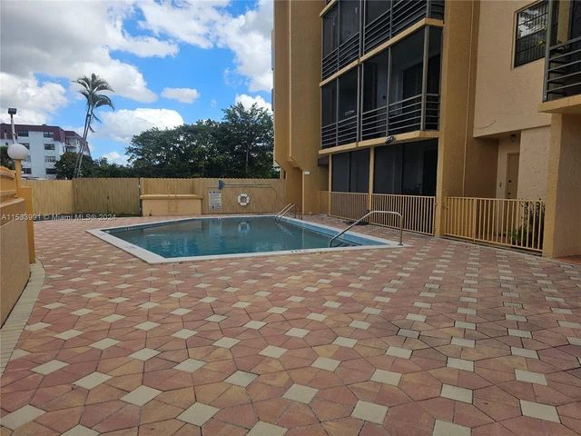 6831 W 14th Ct # 405, Hialeah FL 33014