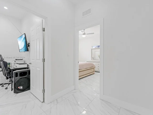 1460 NW 51st St, Miami FL 33142