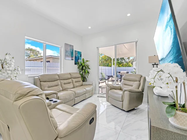 1460 NW 51st St, Miami FL 33142