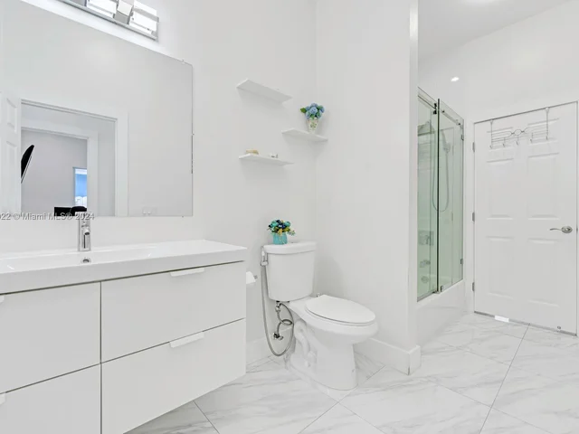 1460 NW 51st St, Miami FL 33142