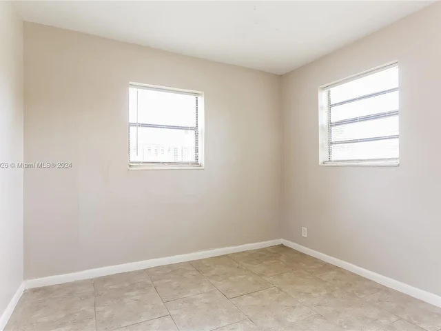 4721 NW 12th St, Lauderhill FL 33313