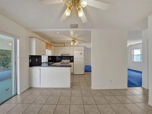 307 SE 4th St, Dania Beach FL 33004