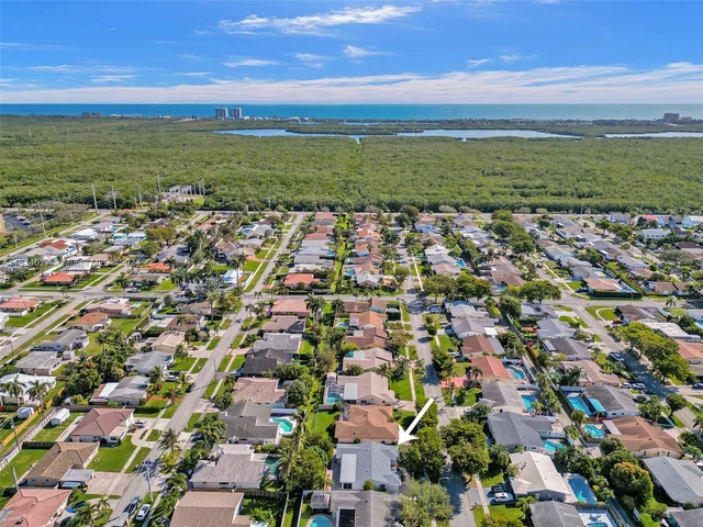 307 SE 4th St, Dania Beach FL 33004