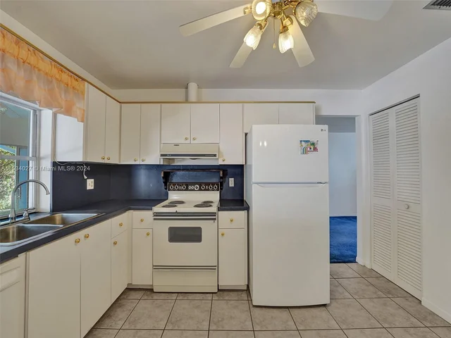 307 SE 4th St, Dania Beach FL 33004