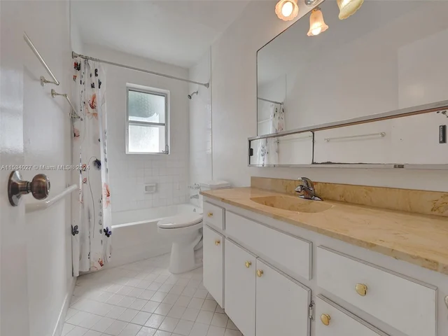 307 SE 4th St, Dania Beach FL 33004