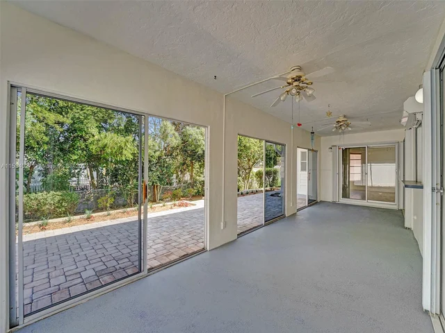 307 SE 4th St, Dania Beach FL 33004