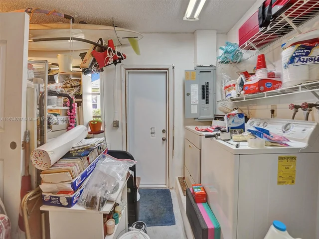 307 SE 4th St, Dania Beach FL 33004