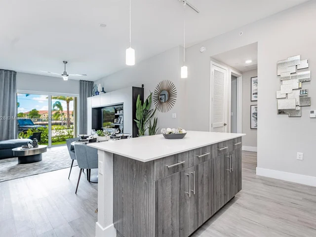 9375 W COMMERCIAL BLVD # 401, Tamarac FL 33351