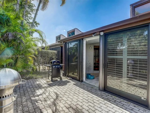 6778 Versailles Ct, Lake Worth FL 33467