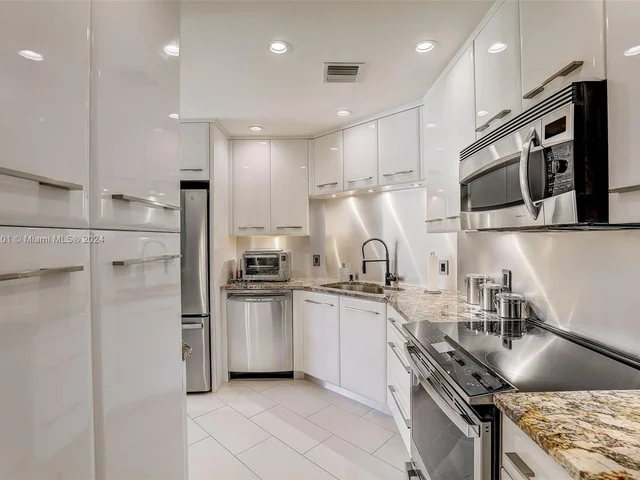 6778 Versailles Ct, Lake Worth FL 33467