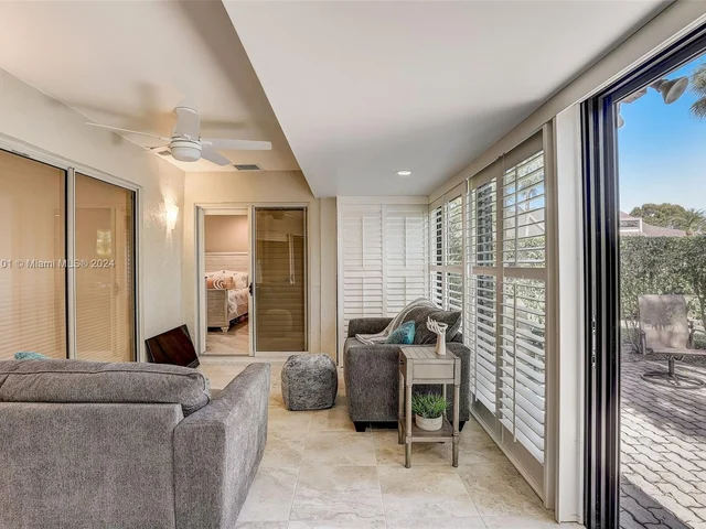 6778 Versailles Ct, Lake Worth FL 33467