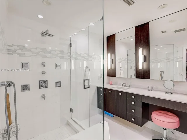 6778 Versailles Ct, Lake Worth FL 33467