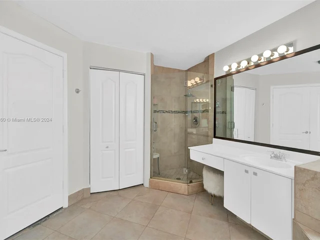 6750 NW 109th Ct, Doral FL 33178