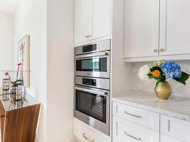 2809 NE 14th Ave, Wilton Manors FL 33334