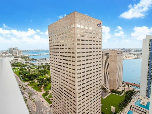 300 S Biscayne Blvd # 2312, Miami FL 33131