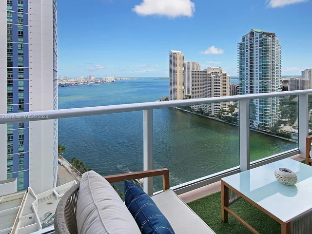 300 S Biscayne Blvd # 2312, Miami FL 33131