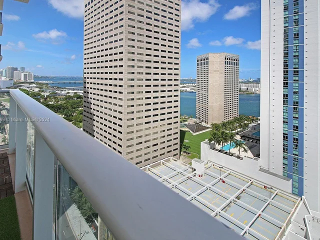 300 S Biscayne Blvd # 2312, Miami FL 33131