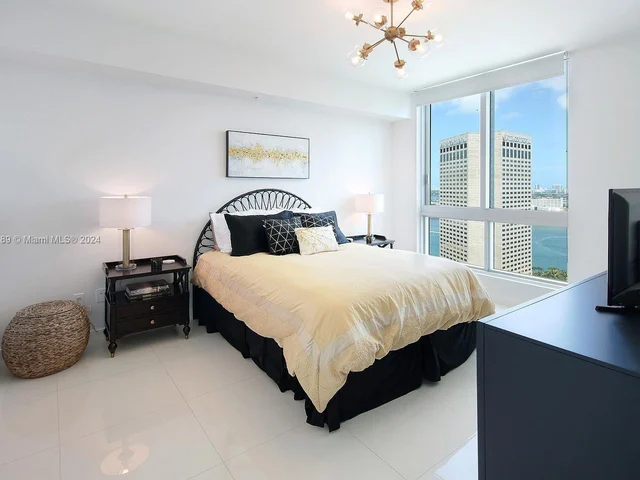 300 S Biscayne Blvd # 2312, Miami FL 33131