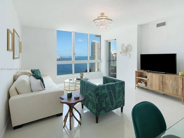 300 S Biscayne Blvd # 2312, Miami FL 33131