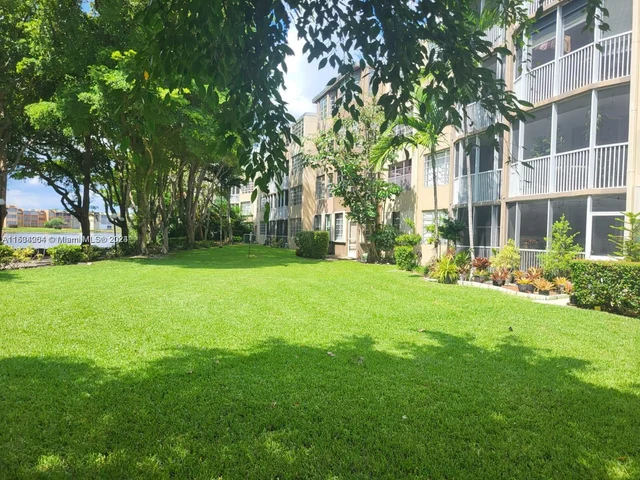 1670 NE 191st St # 3, Miami FL 33179