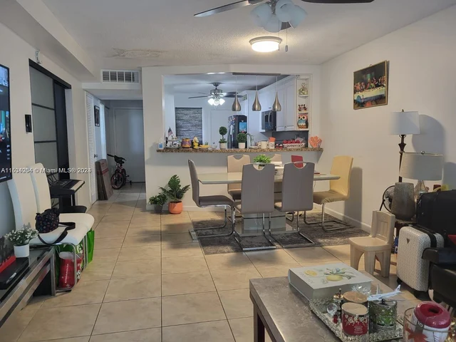 1670 NE 191st St # 3, Miami FL 33179