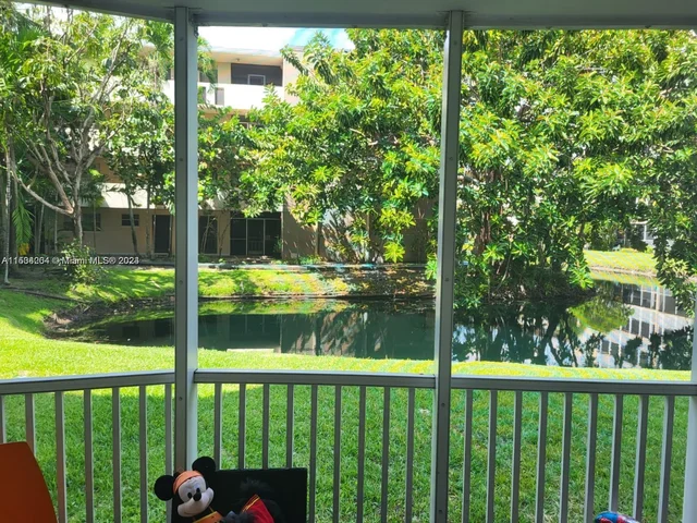 1670 NE 191st St # 3, Miami FL 33179