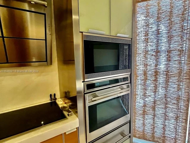 808 Brickell Key Dr # 1508, Miami FL 33131