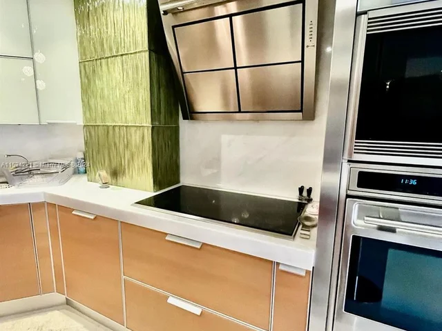 808 Brickell Key Dr # 1508, Miami FL 33131