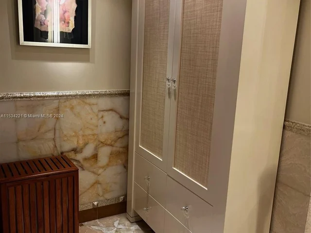 808 Brickell Key Dr # 1508, Miami FL 33131