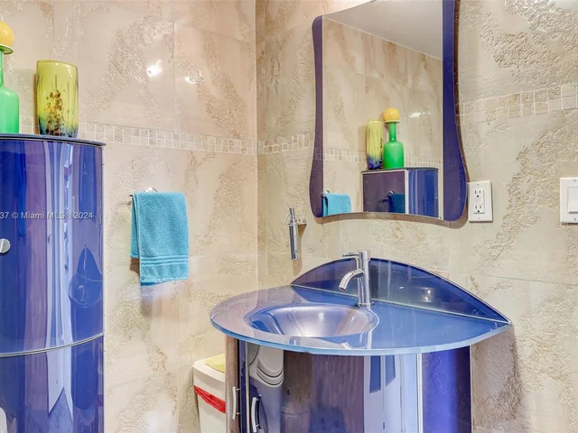 301 174th St # 2119, Sunny Isles Beach FL 33160