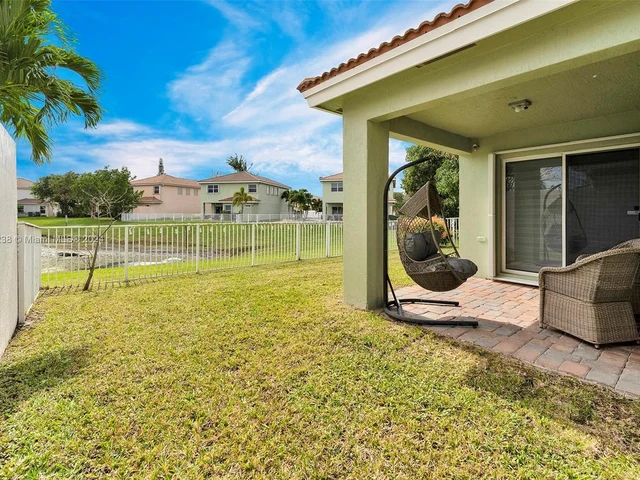 746 Perdido Heights Dr, Palm Beach FL 33413