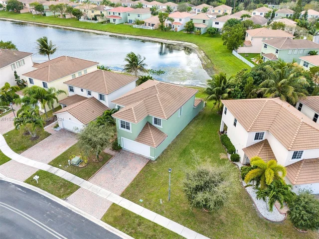 746 Perdido Heights Dr, Palm Beach FL 33413