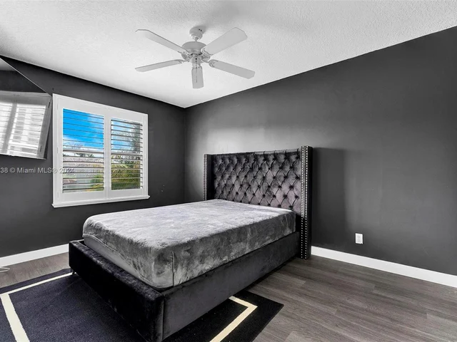 746 Perdido Heights Dr, Palm Beach FL 33413