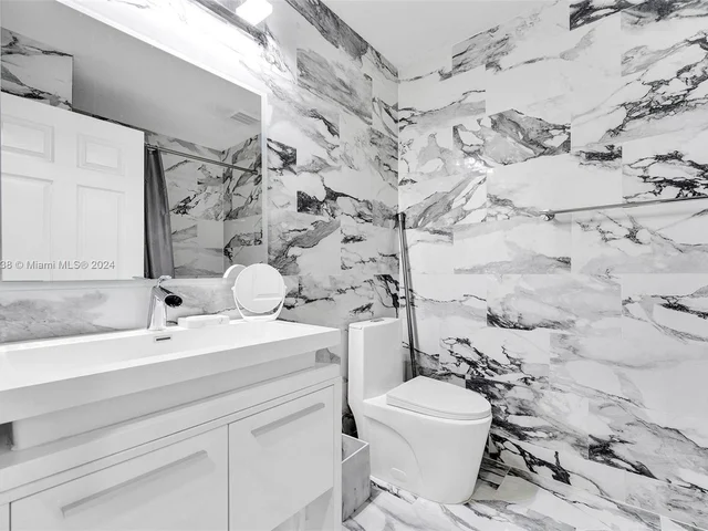 746 Perdido Heights Dr, Palm Beach FL 33413