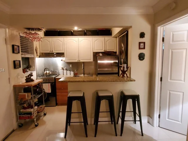 1014 Salzedo St # 107, Coral Gables FL 33134