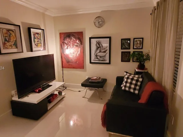 1014 Salzedo St # 107, Coral Gables FL 33134