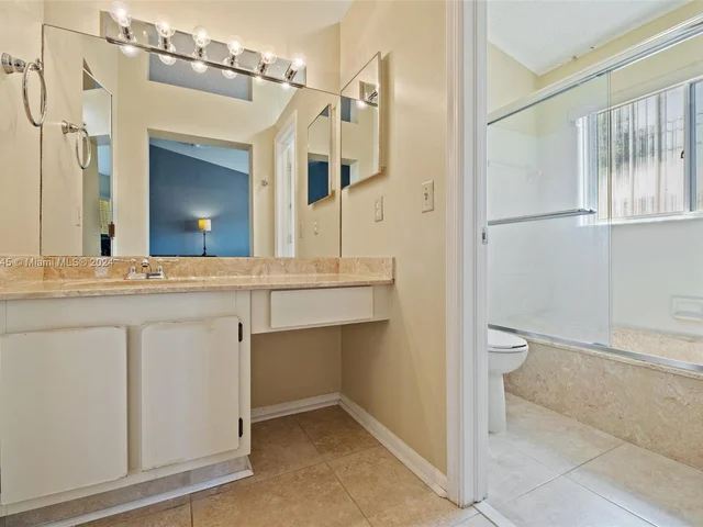 1906 Discovery Cir E, Deerfield Beach FL 33442
