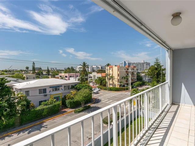 7705 Abbott Ave # 408, Miami Beach FL 33141