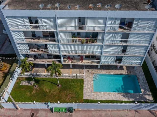 7705 Abbott Ave # 408, Miami Beach FL 33141