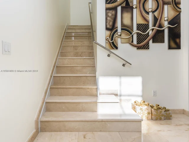 7013 NW 104th Ct, Doral FL 33178