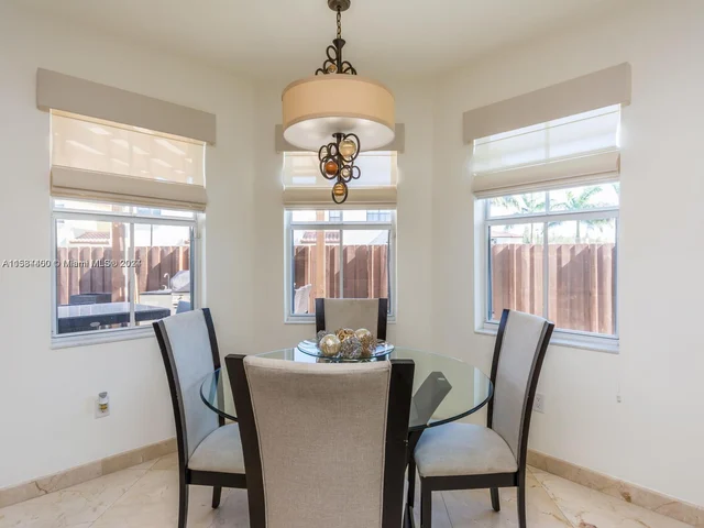 7013 NW 104th Ct, Doral FL 33178