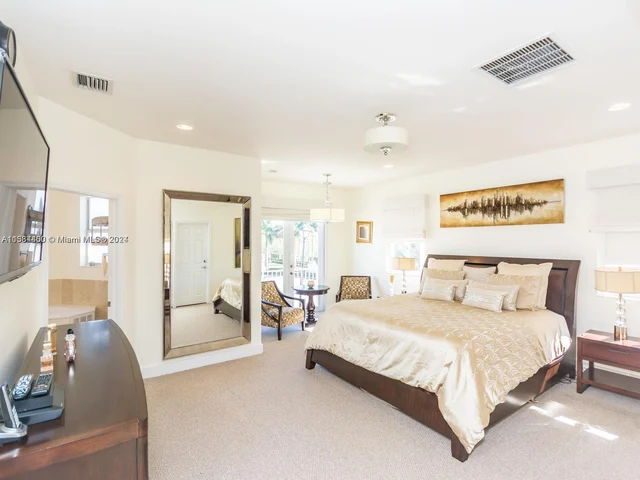 7013 NW 104th Ct, Doral FL 33178