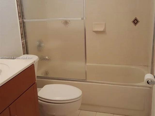 8625 NW 8th St # 401, Miami FL 33126