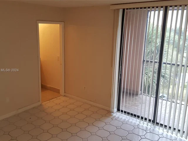 8625 NW 8th St # 401, Miami FL 33126