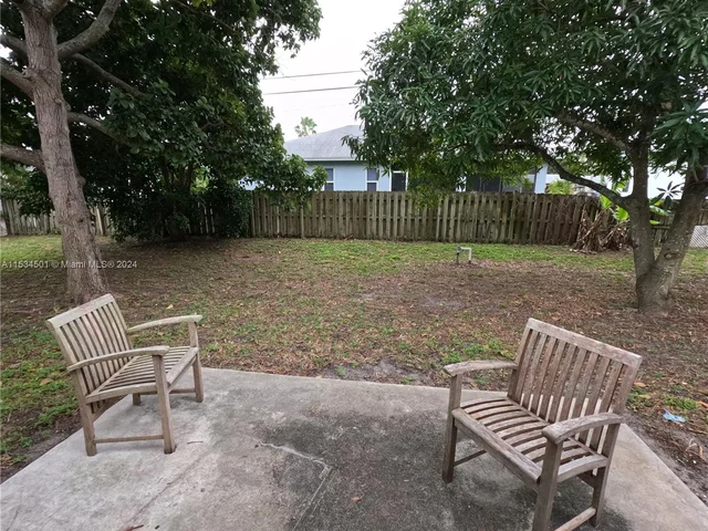 5344 Inwood Dr, Delray Beach FL 33484