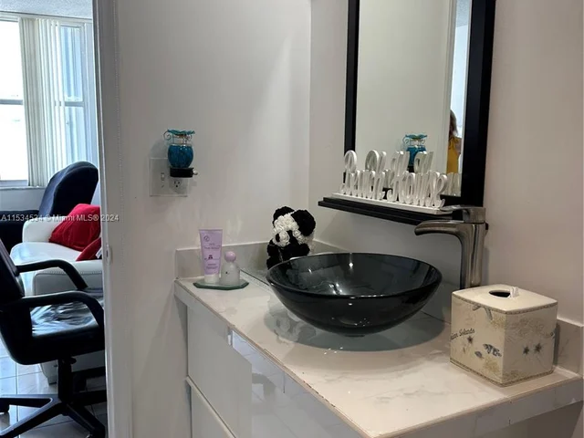 2751 S Ocean Dr # 1706S, Hollywood FL 33019