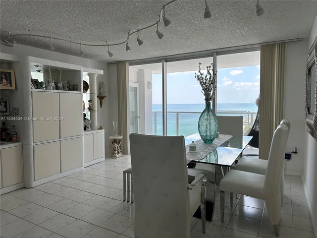 2751 S Ocean Dr # 1706S, Hollywood FL 33019