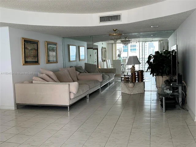 2751 S Ocean Dr # 1706S, Hollywood FL 33019