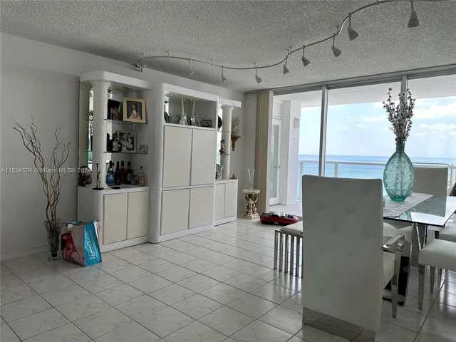 2751 S Ocean Dr # 1706S, Hollywood FL 33019