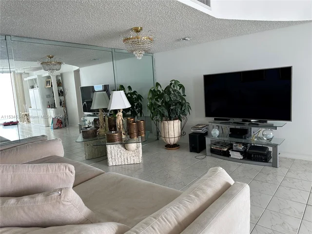 2751 S Ocean Dr # 1706S, Hollywood FL 33019